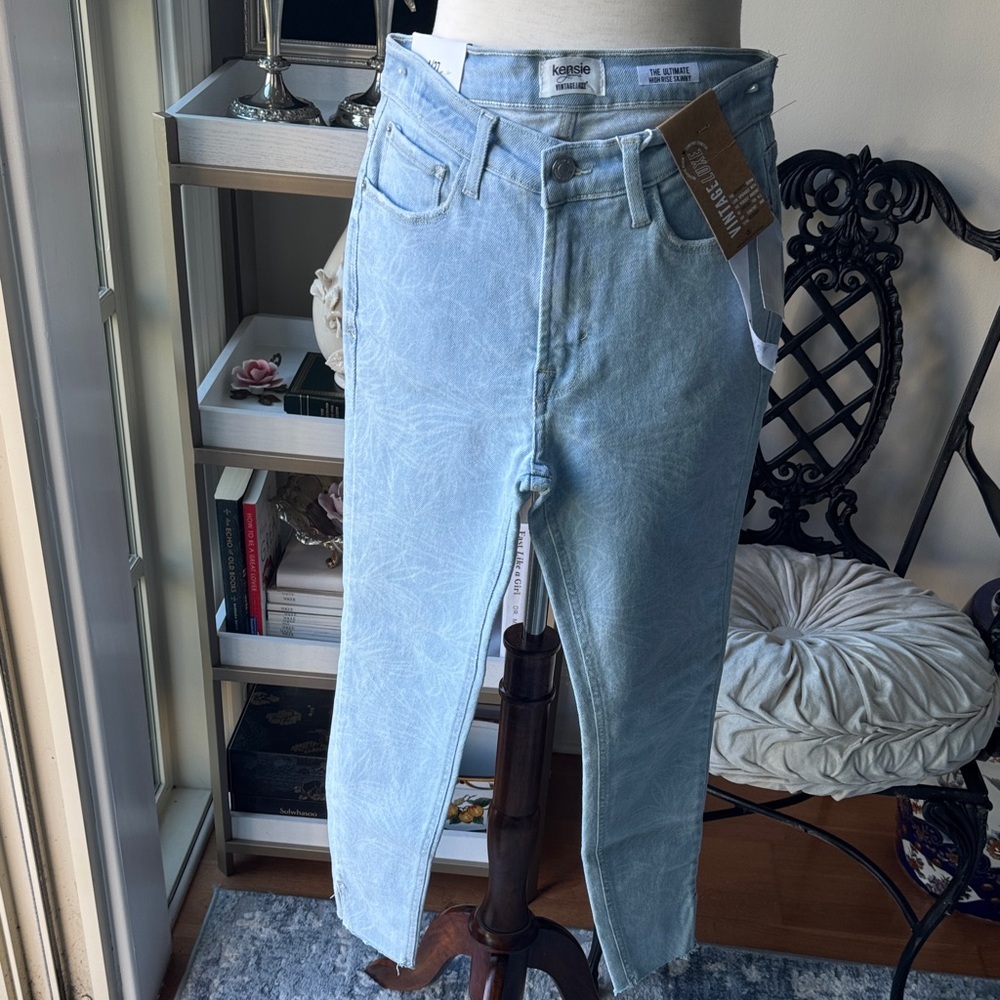 Kenzie Light Blue high rise Ankle Jeans
